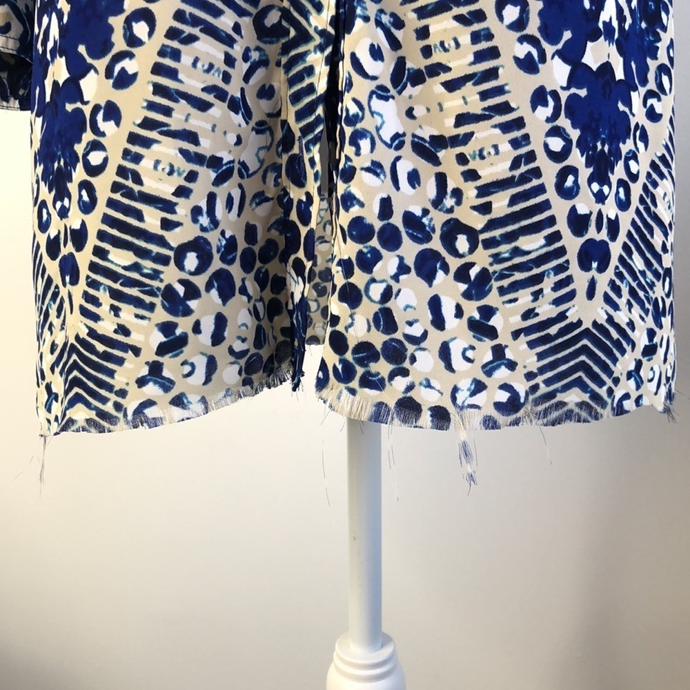 CAbi blue geometric print tab sleeve blouse - Picture 7 of 9